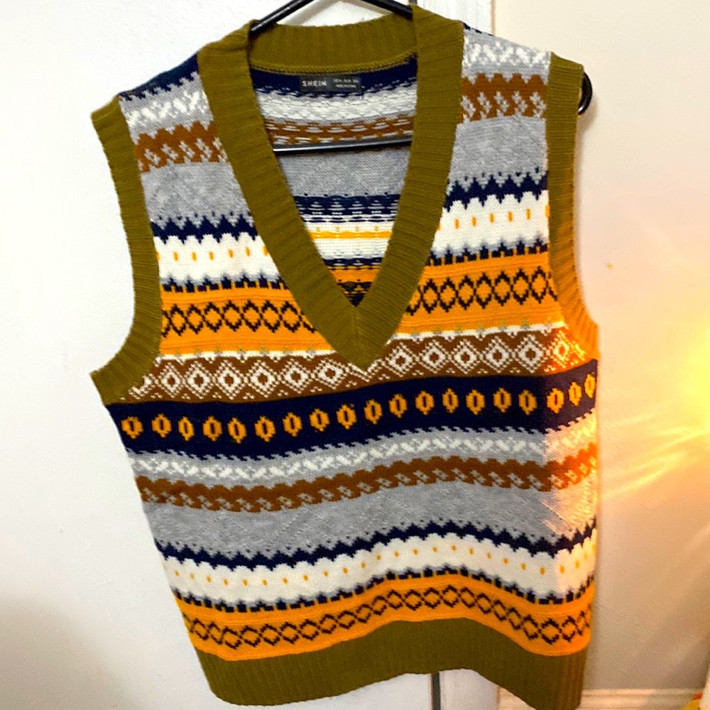 SHEIN sweater vest never worn. Got the wrong size and it’s to big. Runs big
